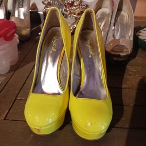 Cupid Women's Yellow Pumps